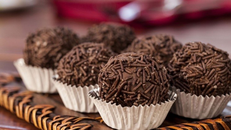 Brigadeiro Gourmet: Como Fazer e Deliciar-se com Essa Delícia Brasileira