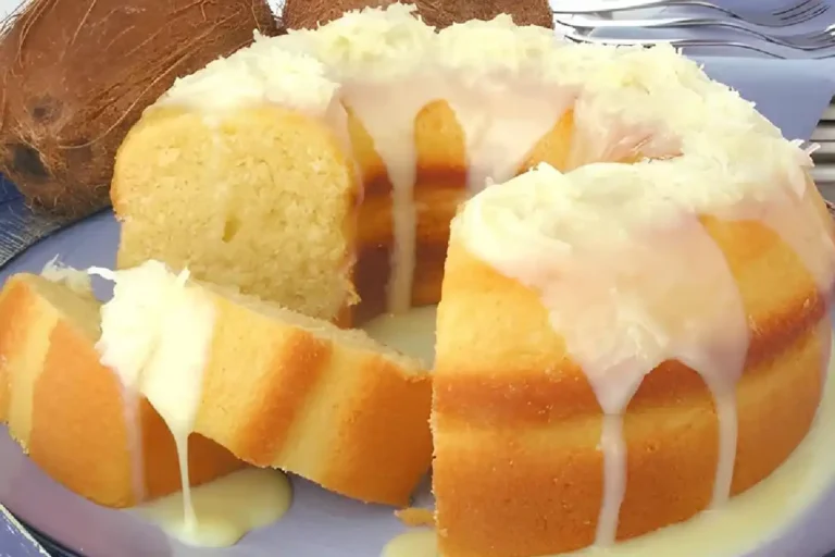 Bolo de Cuscuz com Creme de Queijo